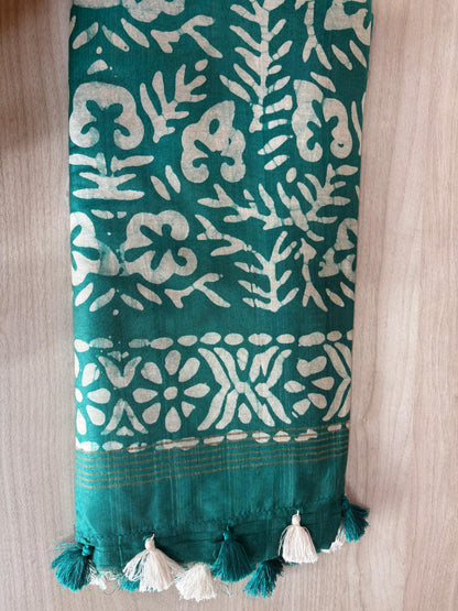 Batik Print Saree Semi Tussar Green