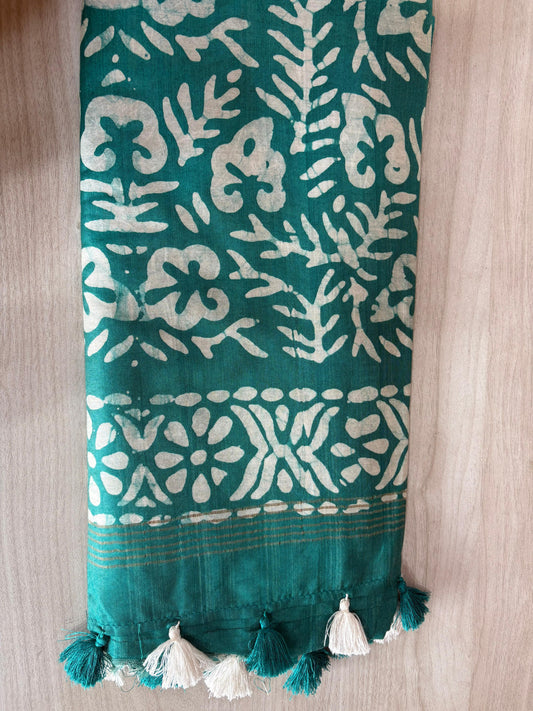 Batik Print Saree Semi Tussar Green